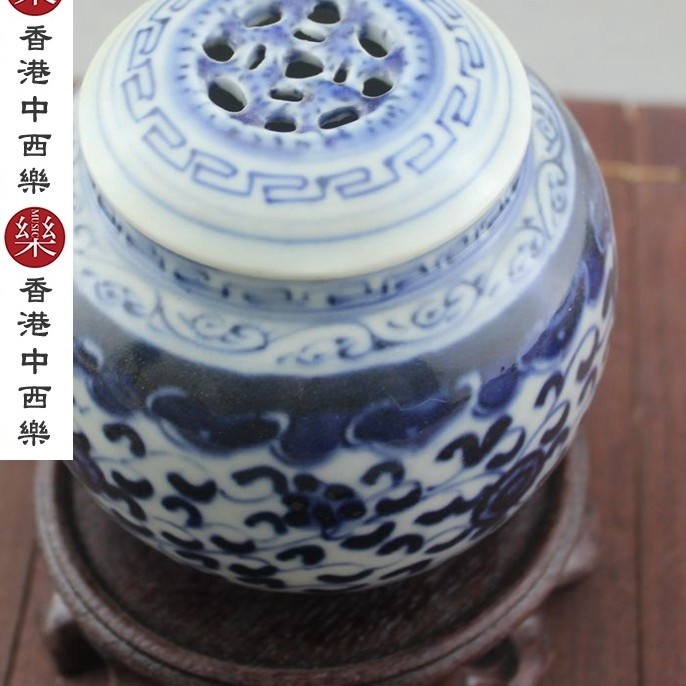 手繪海浪青花瓷花瓶