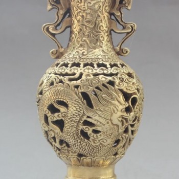 銅龍壺
