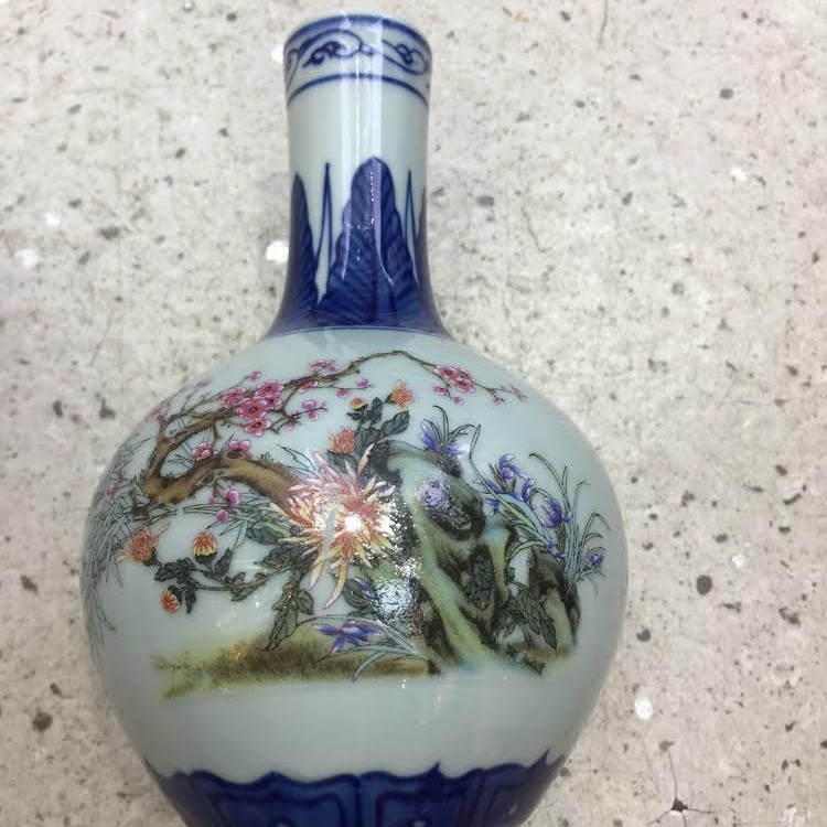 手繪青花瓷花瓶