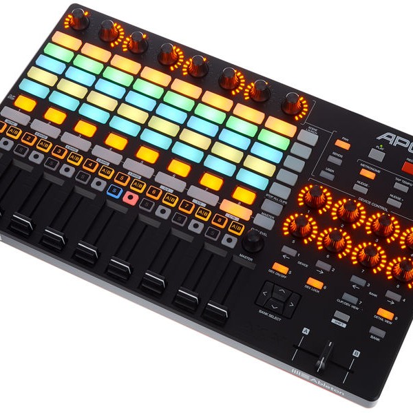 AKAI Professional APC 40 MKII MIDI 控制器