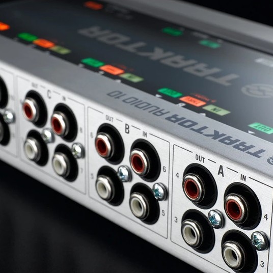 Native Instruments Traktor Scratch A10