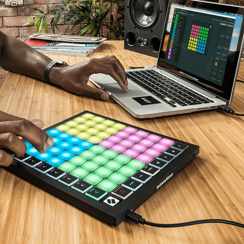 Novation Launchpad X MIDI 控制器