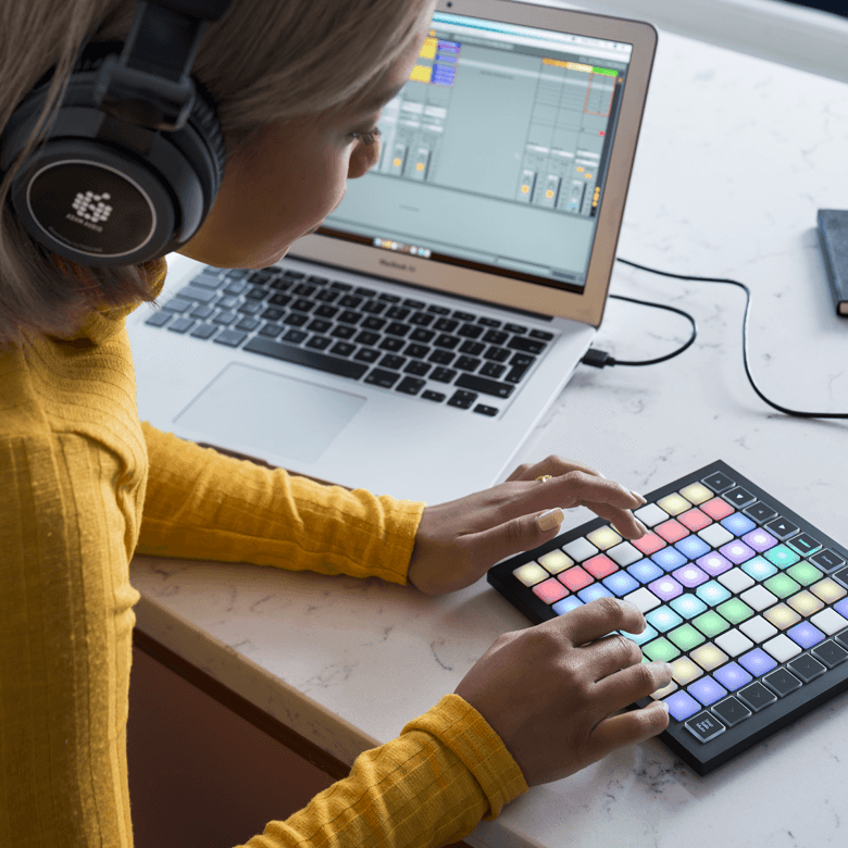 Novation Launchpad Mini MKIII MIDI 控制器