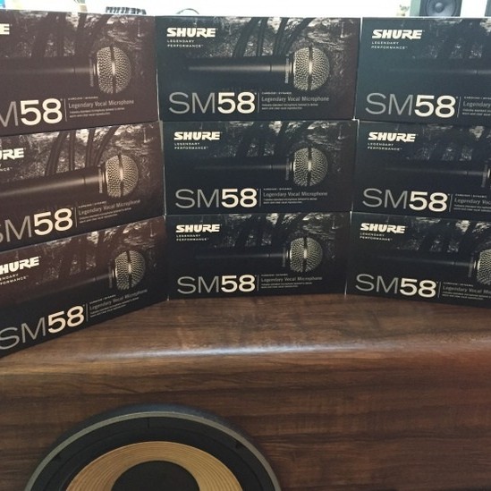SHURE SM58-LC microphone