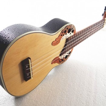 CHARDS ED12 葡萄孔 UKULELE